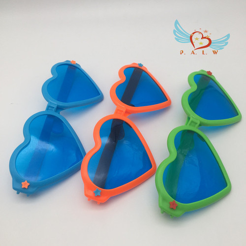 European and American holiday parties and dances with funny and alternative makeup, plastic heart glasses manufacturers wholesale