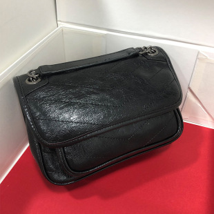 �¿�ѼyţƤ�͹��]���ţƤŮ���p朴������μ�б��С����