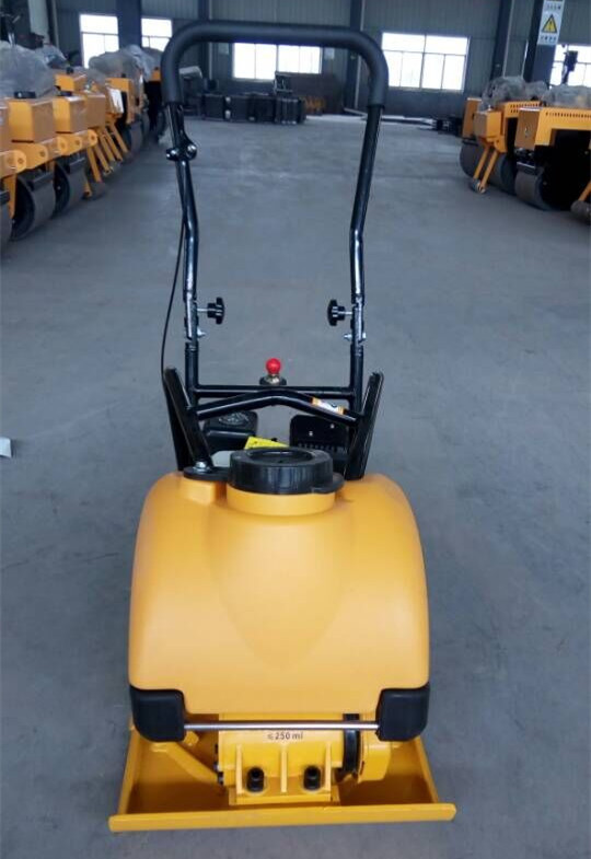 山东厂家生产高振力双向平板夯 振动自行走平板夯 厂家直销价格