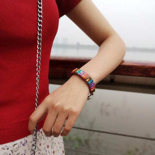 Manufacturer wholesale European and American new stone bead bracelets, versatile hand-woven slipknot bracelets, versatile hand accessories for women