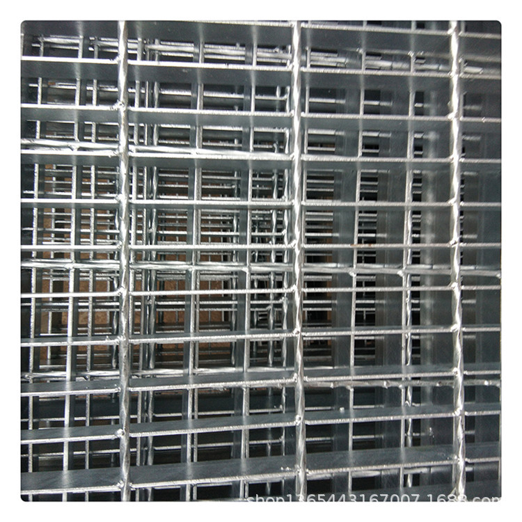 生产踏步板 热镀锌踏步板不锈钢踏步板 沟盖板各规格可做优惠多