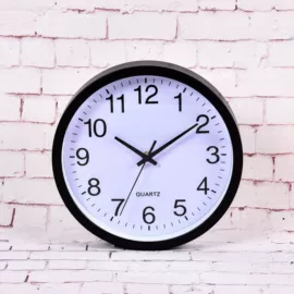 挂钟、壁钟;闹钟、台钟