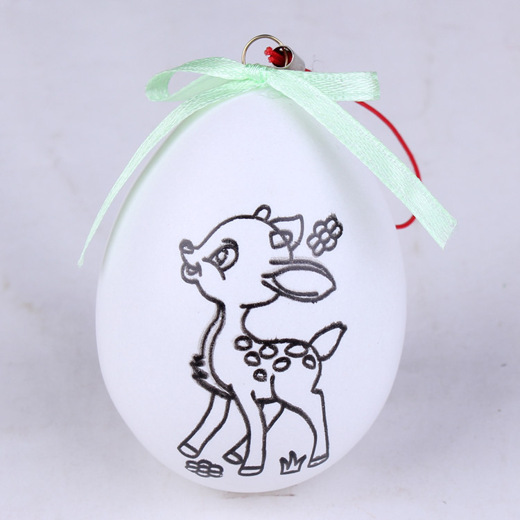 Colorido huevo bricolaje hecho a mano de Pascua de plástico cáscara de huevo simulación pintura a mano bola pintada