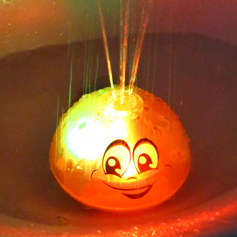 Tiktok mismo estilo infantil inducción eléctrica Bola de pulverización de agua música ligera bebé baño de agua juguetes de baño al por mayor