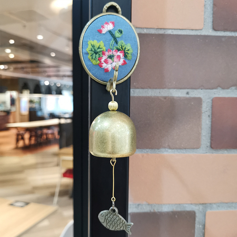 Bordado DIY Bell hecho a mano auto-bordado paquete de material matar el tiempo bordado tridimensional producción timbre colgante decoración campanas de viento