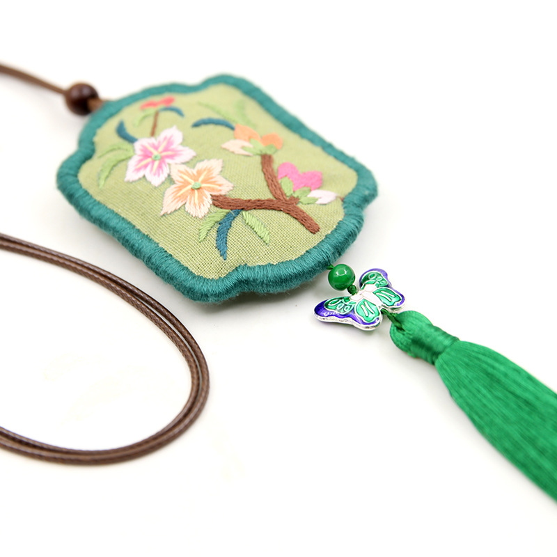 Nuevo Lu Bordado Diy Paquete de material hecho a mano Bordado Bolsita creativa Regalo de punto de cruz Bolsita colgante de estilo antiguo