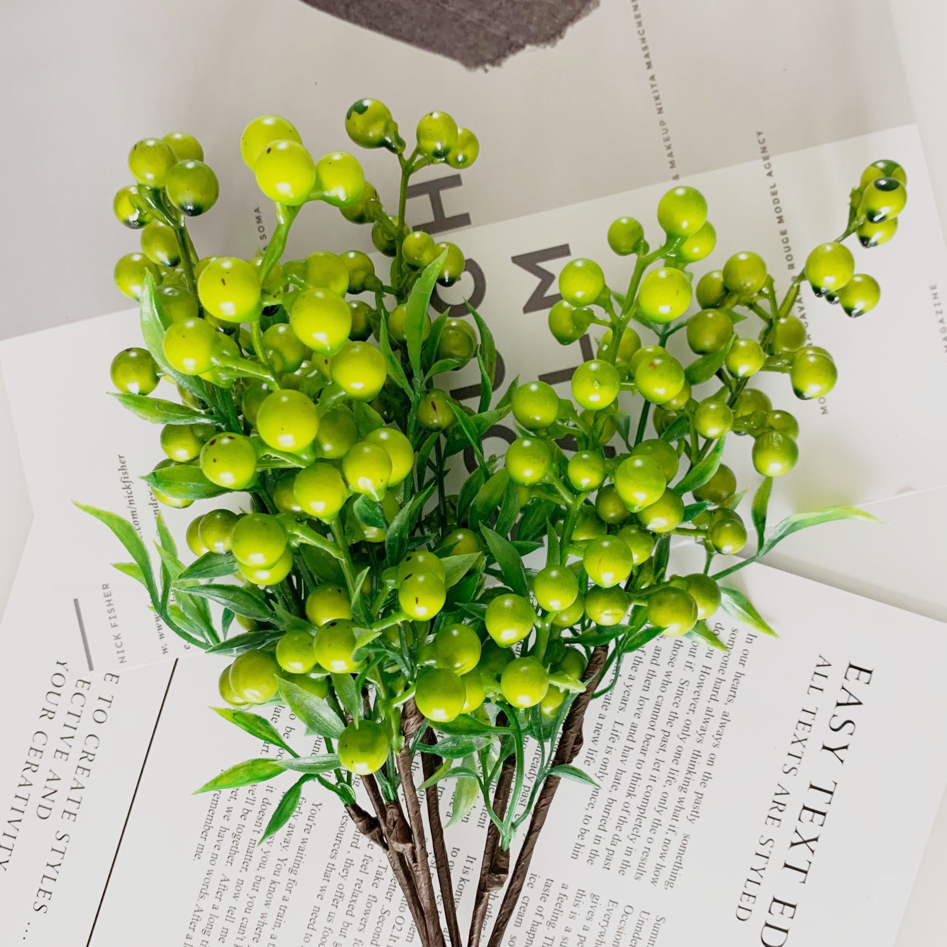 En stock suministro de alto grado de espuma de flores falsas fruta Lovesick Bean Home Design coincidencia arreglo floral Comercio exterior simulación de frutas al por mayor