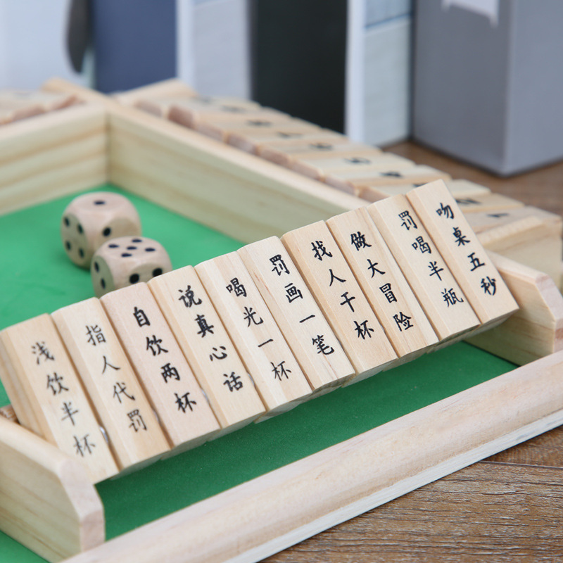 Flip de cuatro lados, flop para 4 personas, flop para beber, barra de juguetes, dados, bebida, accesorios de juego, personalización de juegos de mesa