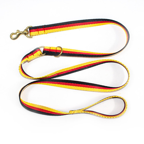 Pet multifunctional traction rope copper buckle traction belt Chinese flag dog training belt German stimulation belt P chain training supplies