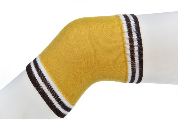 흙 같은 노란색