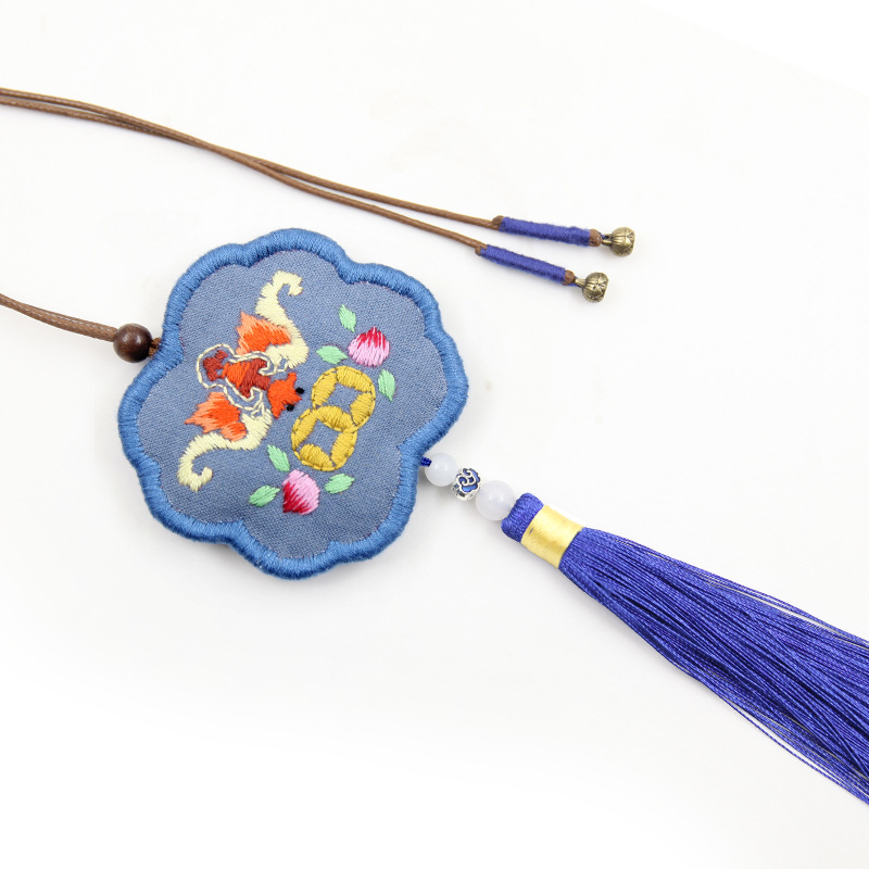 Nuevo Lu Bordado Diy Paquete de material hecho a mano Bordado Bolsita creativa Regalo de punto de cruz Bolsita colgante de estilo antiguo