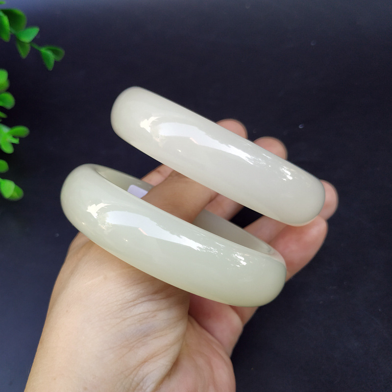 Wholesale foreign material bracelet white jade bracelet fall not rotten high imitation Hetian Jade Kunlun Jade stall supply exhibition gifts Wholesale foreign material bracelet white jade bracelet fall not rotten high imitation Hetian Jade Kunlun Jade stall supply exhibition gifts