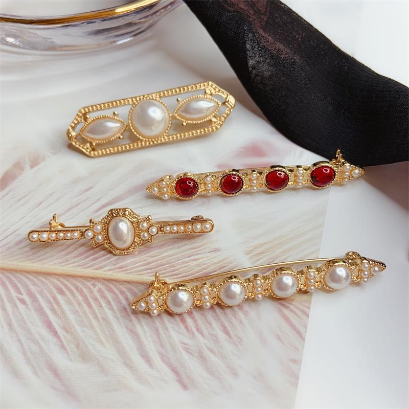 Crafted With Medieval Filigree, Baroque Enamel Florals, Heirloom Crystals And Art Deco Lines. A Thoughtful, Elegant Keepsake For Birthdays, Anniversar_voghion.com