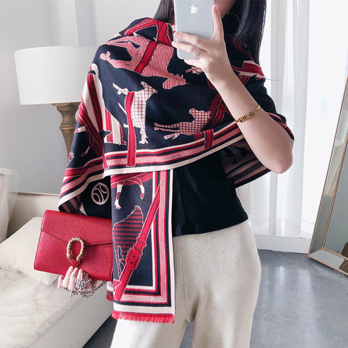 Spring and summer new Korean style warm scarf for women, air-conditioning decorative shawl, medium and long trendy carriage chain scarf