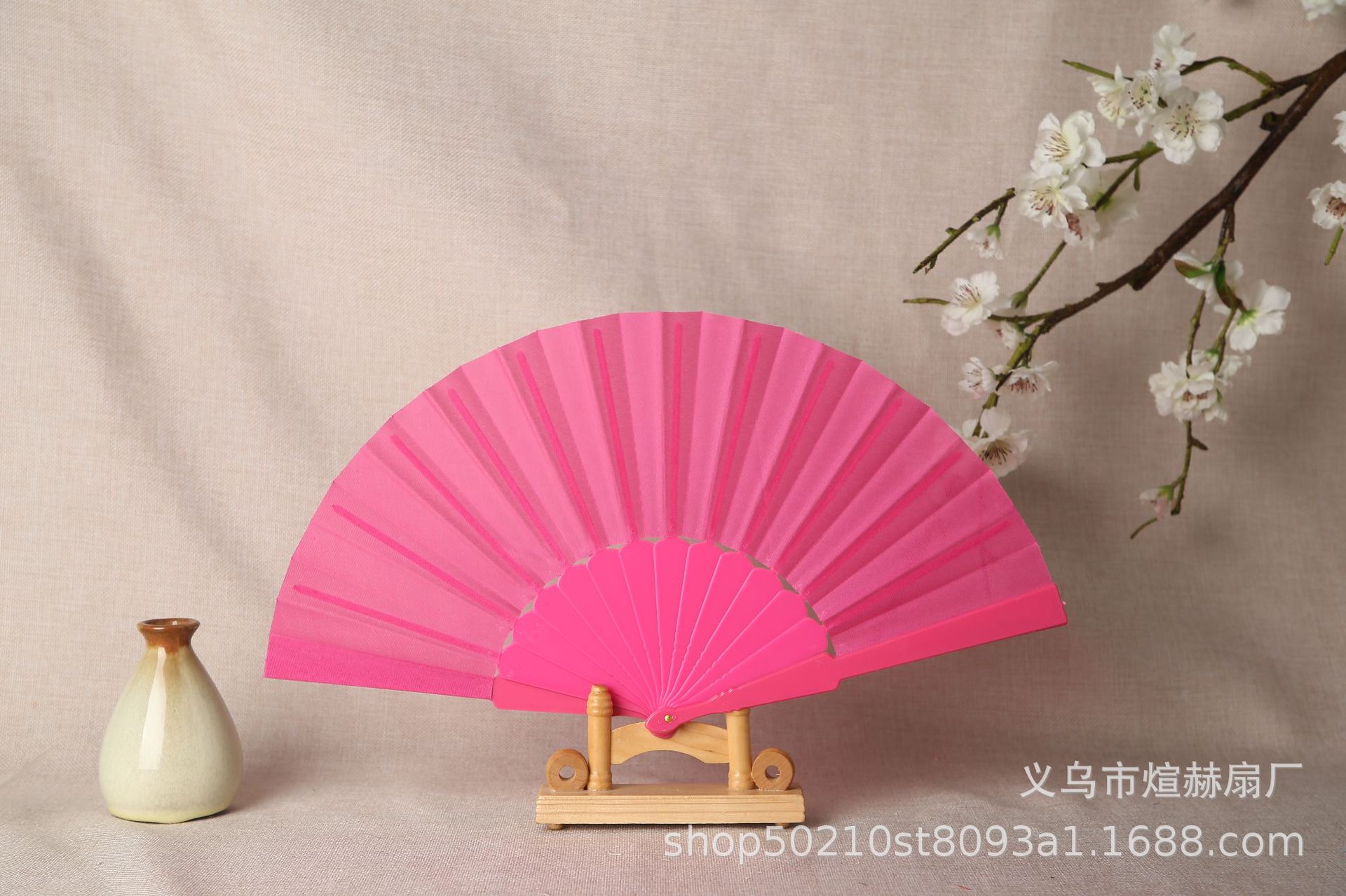 Color puro comercio exterior clásico blanco plano plástico para mujer abanico plegable abanico plegable fabricante de baile al por mayor abanico de verano