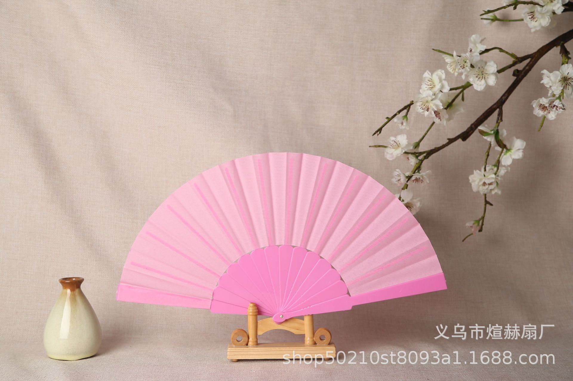 Color puro comercio exterior clásico blanco plano plástico para mujer abanico plegable abanico plegable fabricante de baile al por mayor abanico de verano