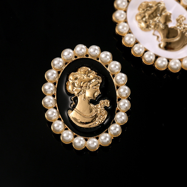 Brooch