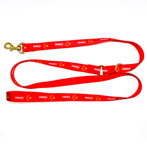 Pet multifunctional traction rope copper buckle traction belt Chinese flag dog training belt German stimulation belt P chain training supplies
