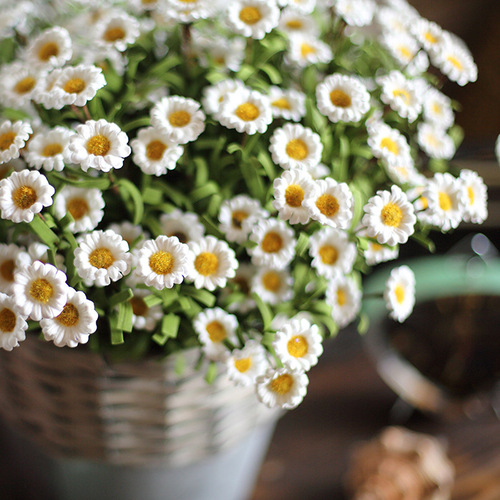 8 heads of simulated flowers, small daisies, country home, PE rubber flowers, silk flowers, fake flowers, jumping orchid, small wild chrysanthemum factory wholesale 