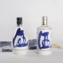 手绘青花陶瓷白瓶酒瓶