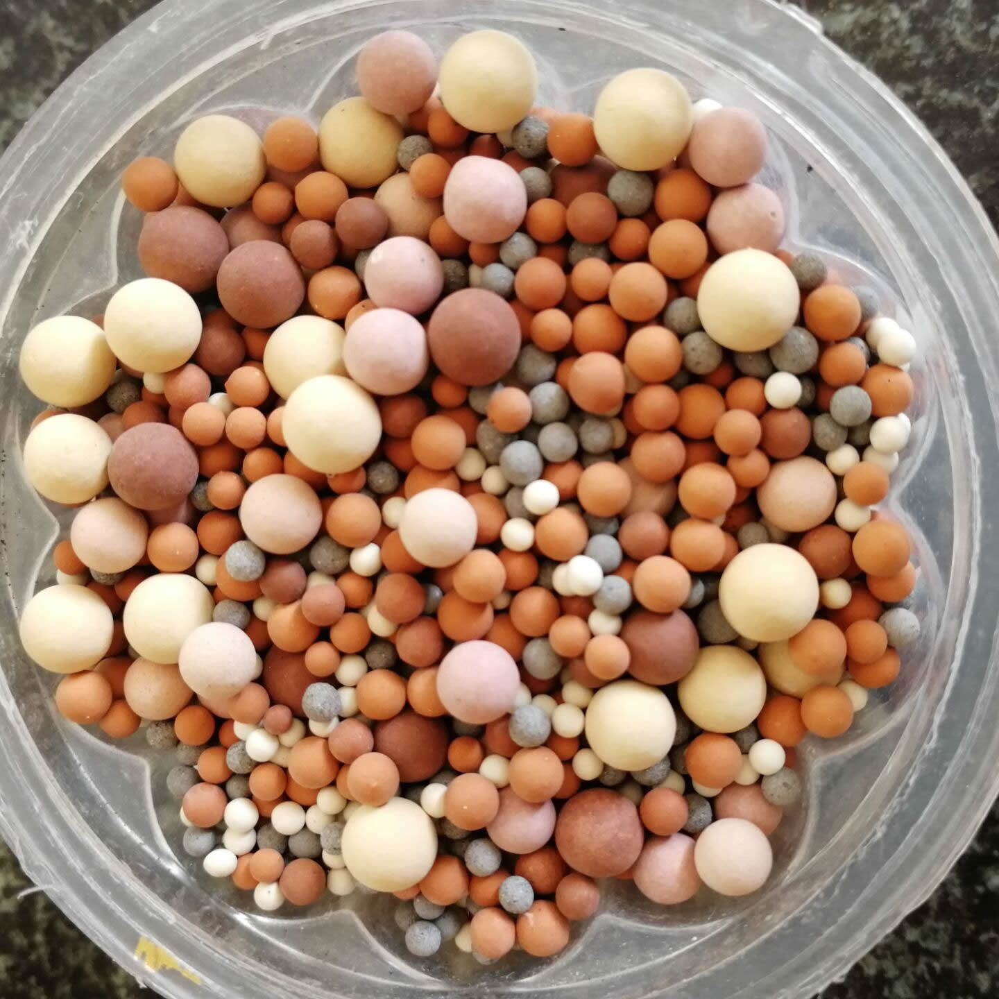 供应1-25mm电气石球 电气石陶瓷球 电气石矿化球