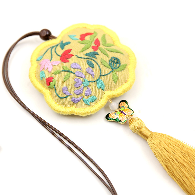 Nuevo Lu Bordado Diy Paquete de material hecho a mano Bordado Bolsita creativa Regalo de punto de cruz Bolsita colgante de estilo antiguo