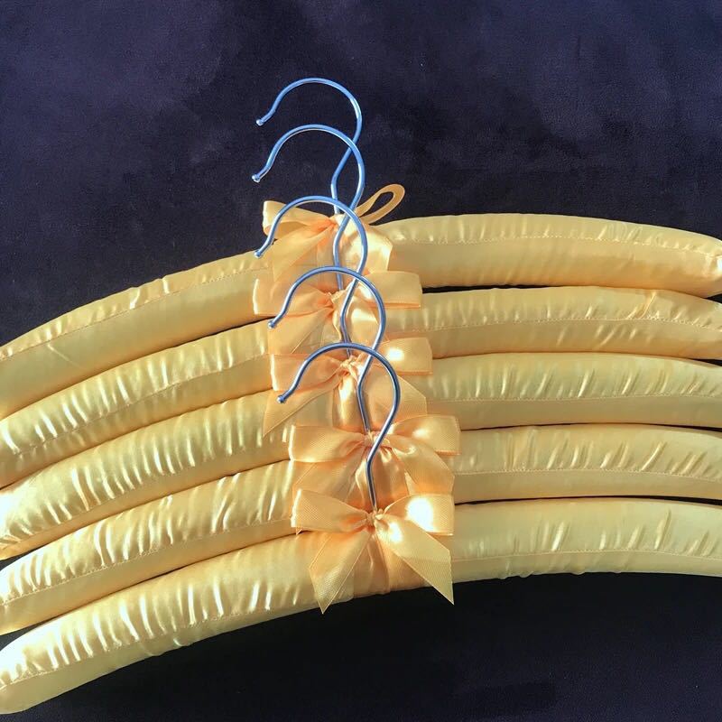 Percha de tela de seda tela percha esponja percha Home Hotel ropa suspensión fábrica al por mayor