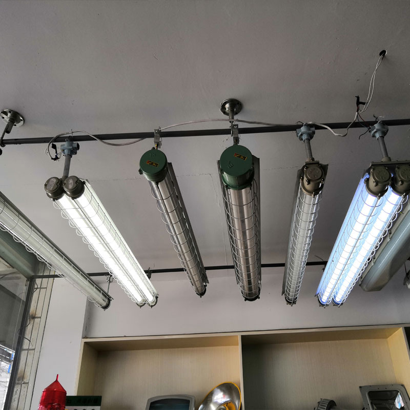 �����չ�ӫ��� BPY����֧�ܵ�2*40/LED��˫�ܷ���Ӧ��������