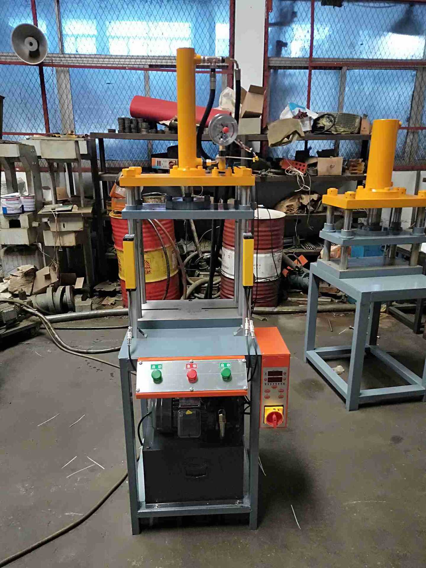 5吨四柱液压机小型液压机油压机轴承钢碗车架前叉溜钢珠冲孔成型