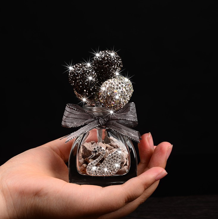 Accesorios creativos para coche, soporte para perfume de coche, adorno de globo con diamantes de imitación, decoración interior de coche, regalo, novedad de 2015