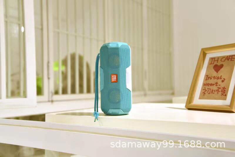 TG143 nuevo altavoz Bluetooth inalámbrico luces coloridas portátiles portátiles al aire libre doble tarjeta de altavoz subwoofer de voz