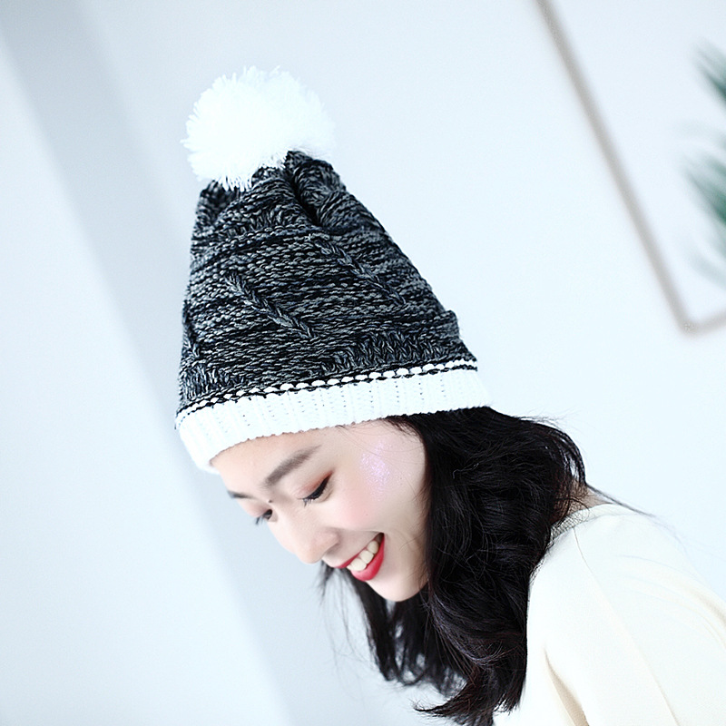 Sombrero de punto bajo precio de fábrica de procesamiento de invierno cálido sombrero de lana sombrero acrílico Jacquard color a juego sombrero de bola de piel