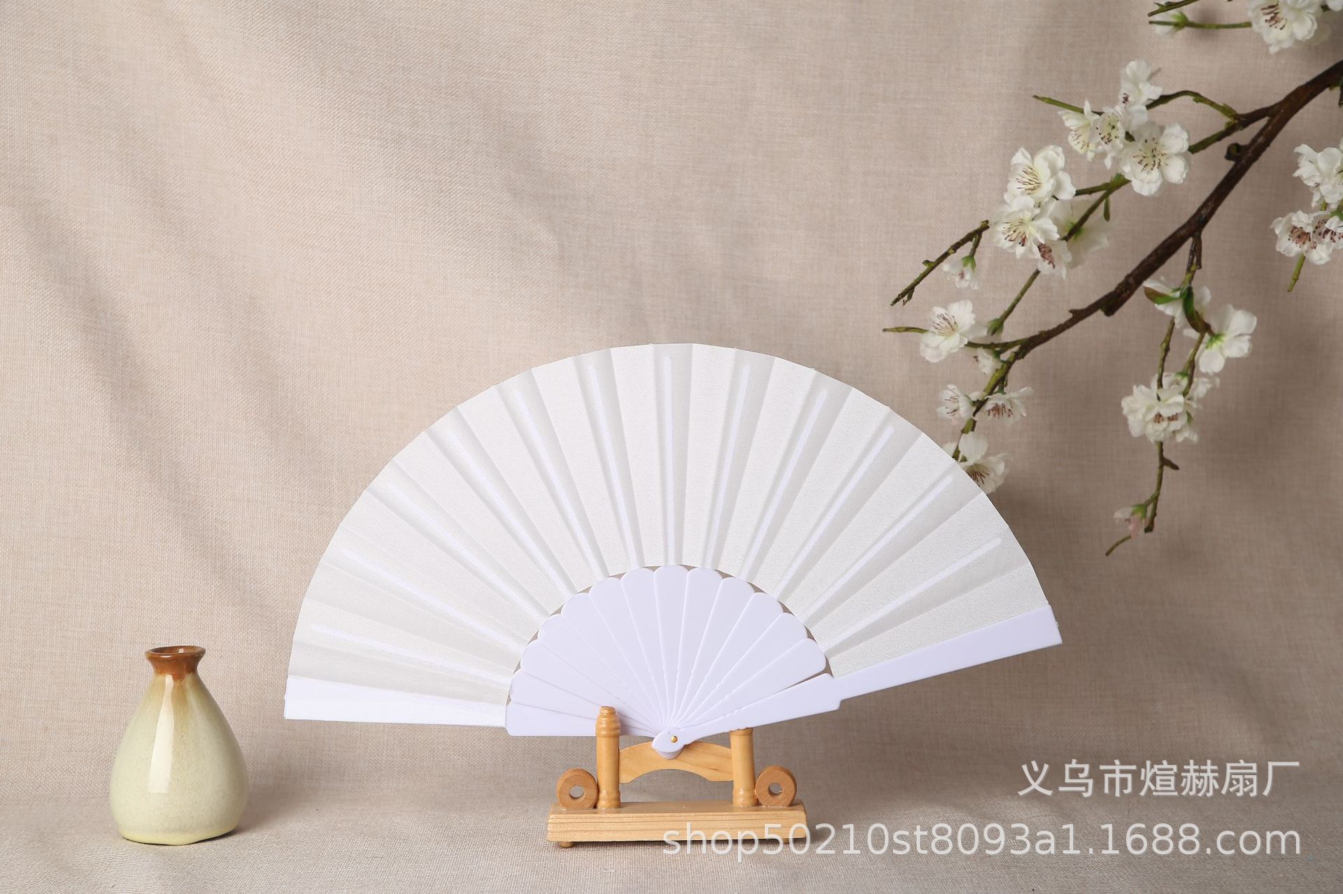 Color puro comercio exterior clásico blanco plano plástico para mujer abanico plegable abanico plegable fabricante de baile al por mayor abanico de verano