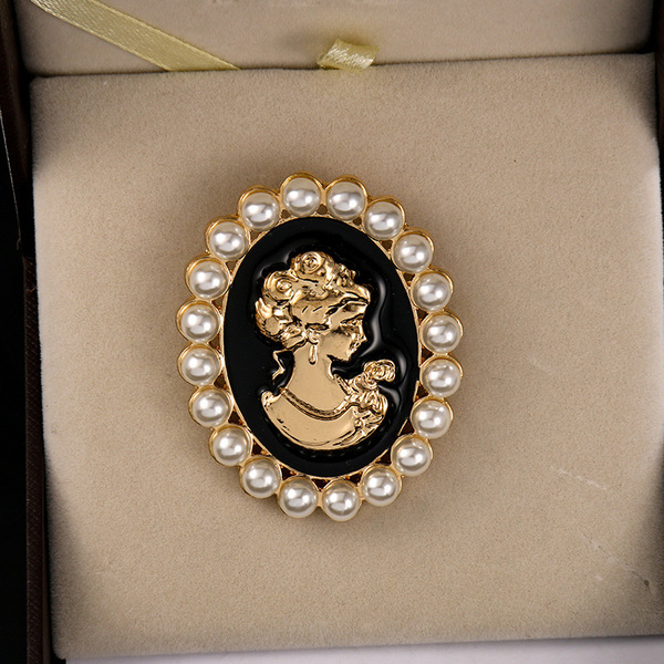 Brooch