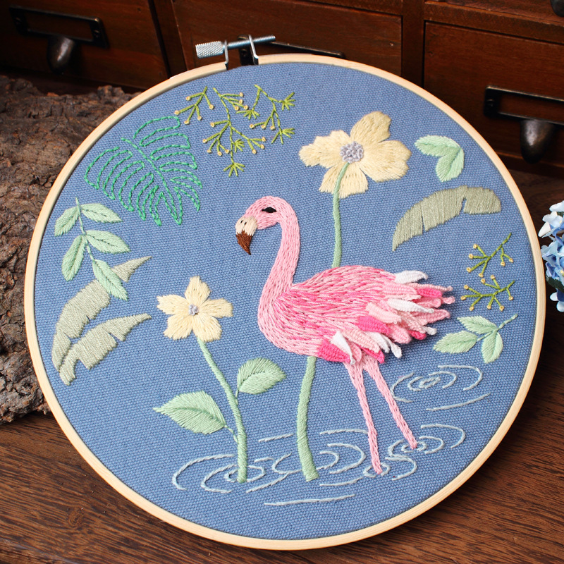Original DIY bordado hecho a mano paquete de material Flamingo bordado traje flor Europea tela transfronteriza Inglés