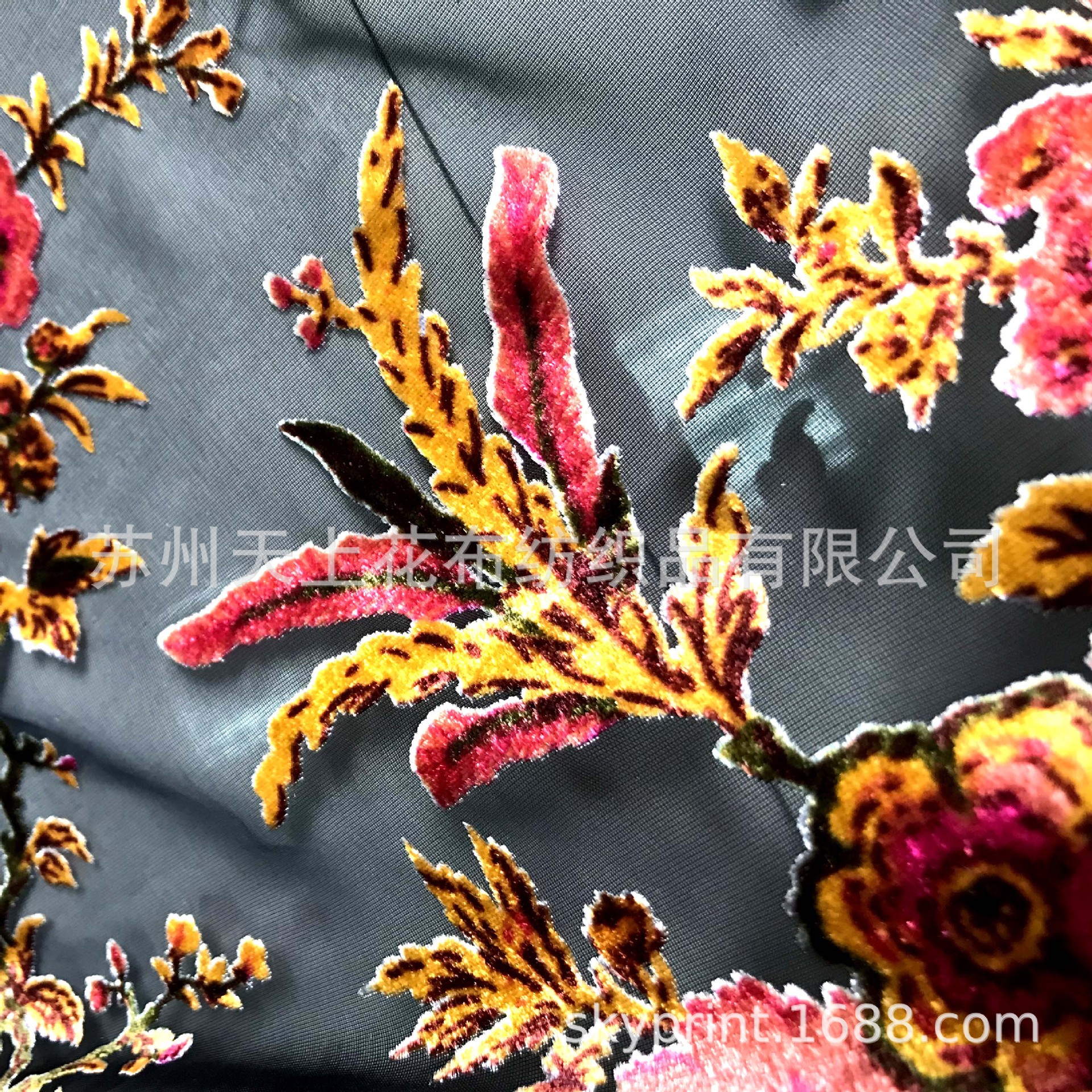厂家批发外贸女装面料锦绒天鹅绒乔绒烂花绡印花布烧花绒交货快