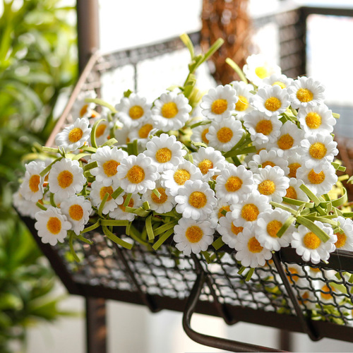 8 heads of simulated flowers, small daisies, country home, PE rubber flowers, silk flowers, fake flowers, jumping orchid, small wild chrysanthemum factory wholesale 