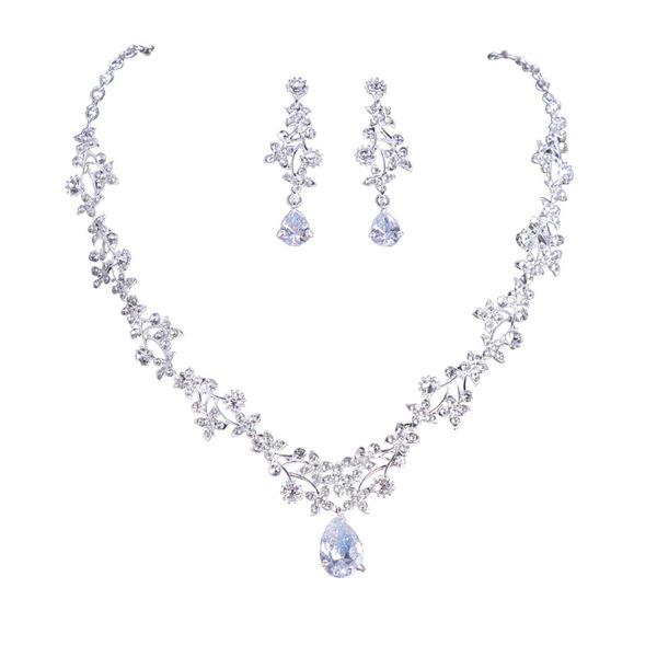 Pendant with zircon