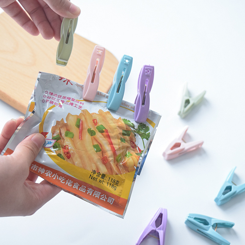 Clip a prueba de viento multi-clip de secado funcional clip de plástico pequeño edredón de secado ropa clip colgador fuerte edredón clip al por mayor