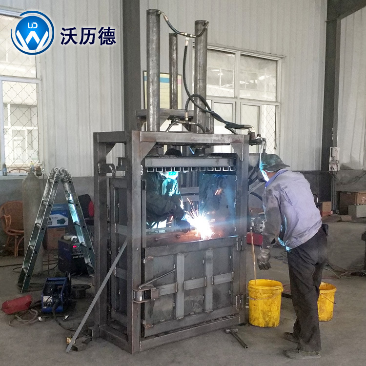 半自动立式打包机 废金属边角布料打包 厂家供应易拉罐压包机