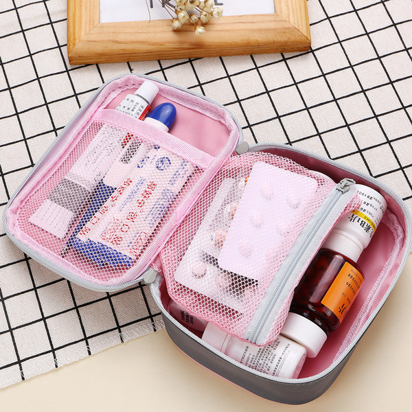 Organizer bag for traveling