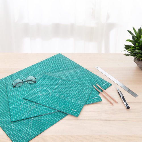 Deli 78400 cutting pad A4 mouse pad student paper cutting soft table pad art hard knife engraving board diy