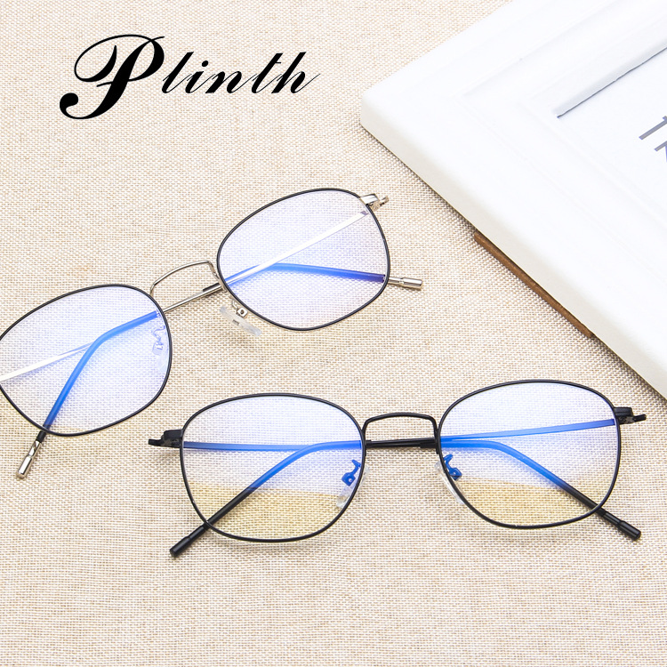 Small frame square glasses frame non-slip foot cover 2019 new fashion metal glasses frame retro artistic 8903 plain glasses