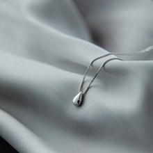 人鱼泪水滴项链女 网红气质韩国chic简约学生ins冷淡风锁骨链批发
