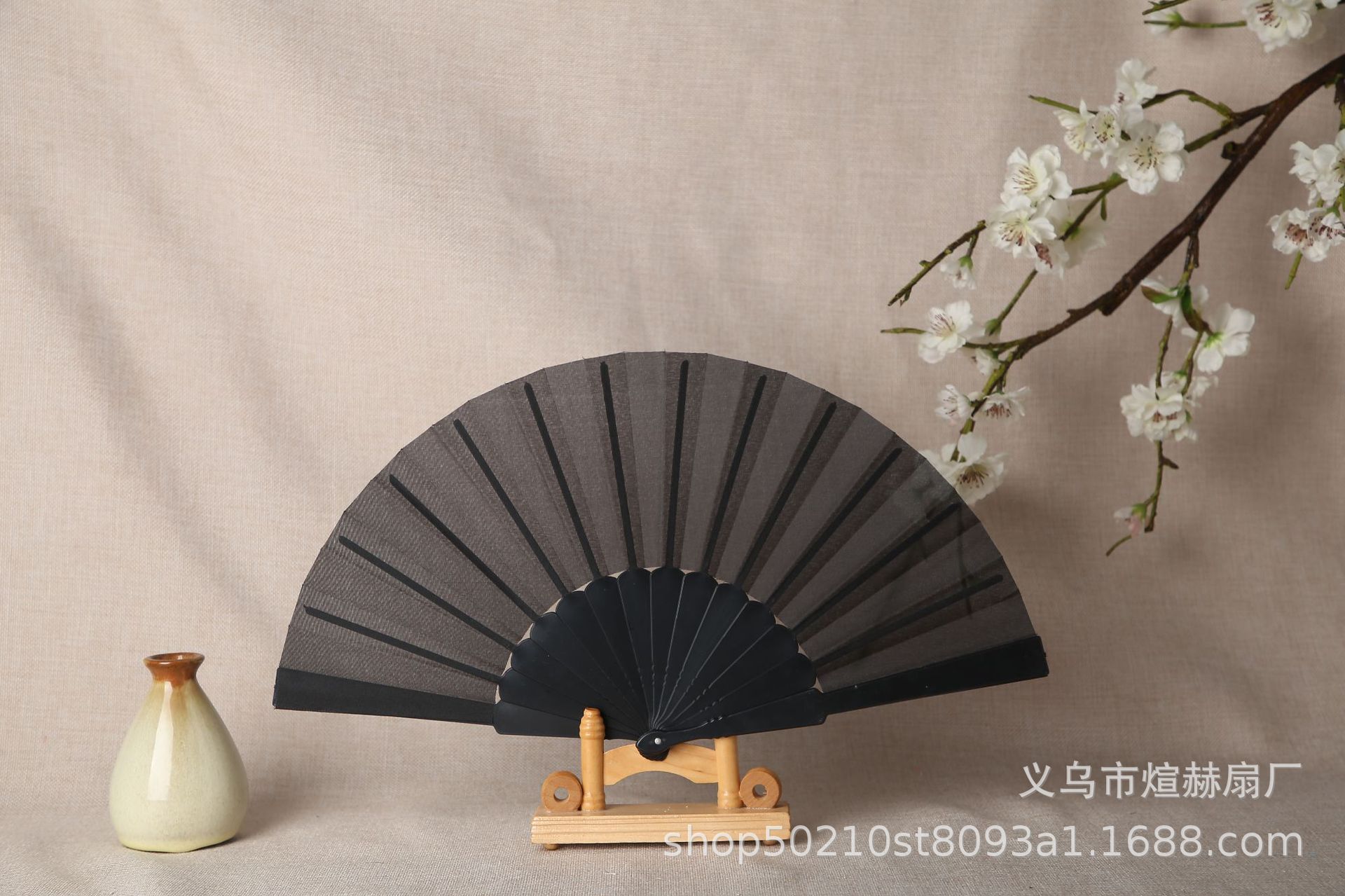 Color puro comercio exterior clásico blanco plano plástico para mujer abanico plegable abanico plegable fabricante de baile al por mayor abanico de verano