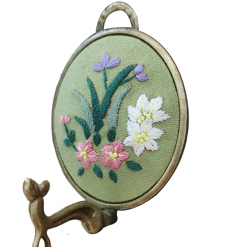 Bordado DIY Bell hecho a mano auto-bordado paquete de material matar el tiempo bordado tridimensional producción timbre colgante decoración campanas de viento