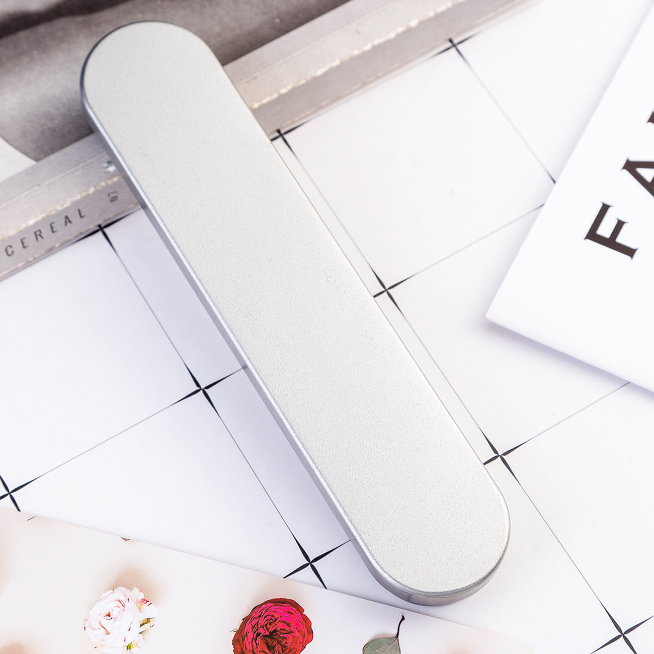 Caja de hojalata en stock al por mayor caja de bolígrafo caja de pluma de metal caja de pluma de latón caja de regalo firma pluma caja de hierro