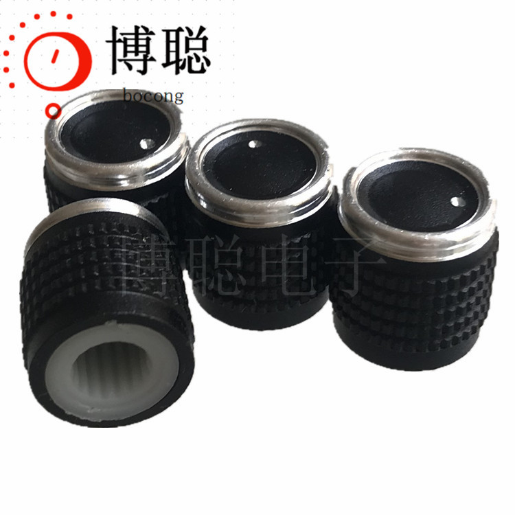 ����ֱ�����ص��������Ͻ���ť���Ƹ��Ӻ�ɫ�����⾶13*13mm��