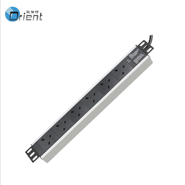 供应英标 6位13A BS1363 45度19英寸PDU电源分配器东莞欧伦特制造