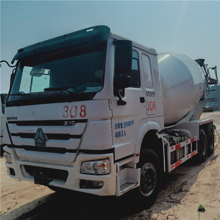 出售二手搅拌车12方二手豪沃水泥罐车价格 二手德龙混凝土搅拌罐